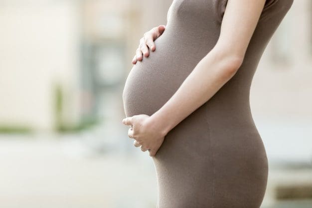 mujeres embarazadas y Quiropráctica para el embarazo el paso, tx.